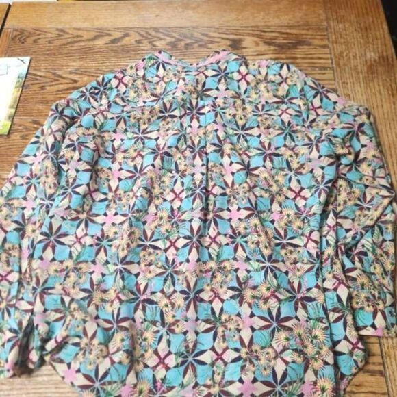 Saloni blue&pink patterned button down shirt sz. 8 - Picture 4 of 4